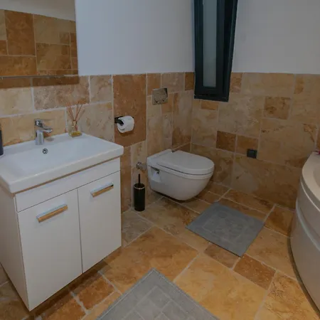 Villa Pamira Mit Basketballplatz *