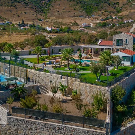 Villa Pamira Mit Basketballplatz